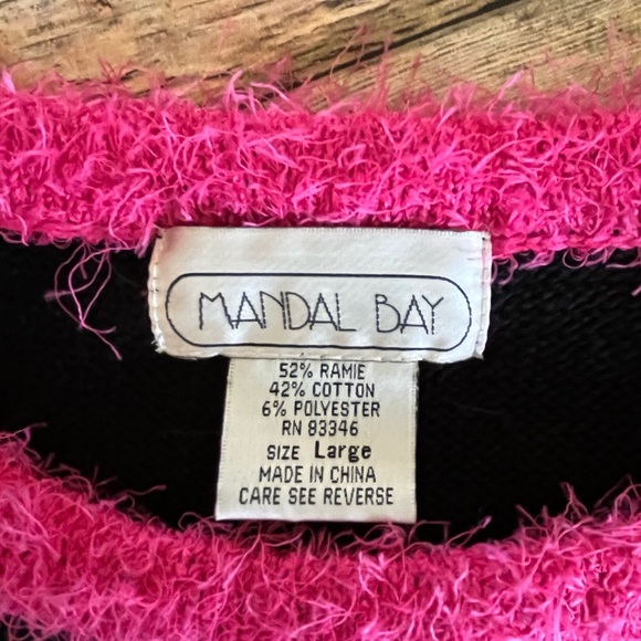 Mandal Bay Black & Pink Embellished Christmas Sweater Size Large - Picture 8 of 8